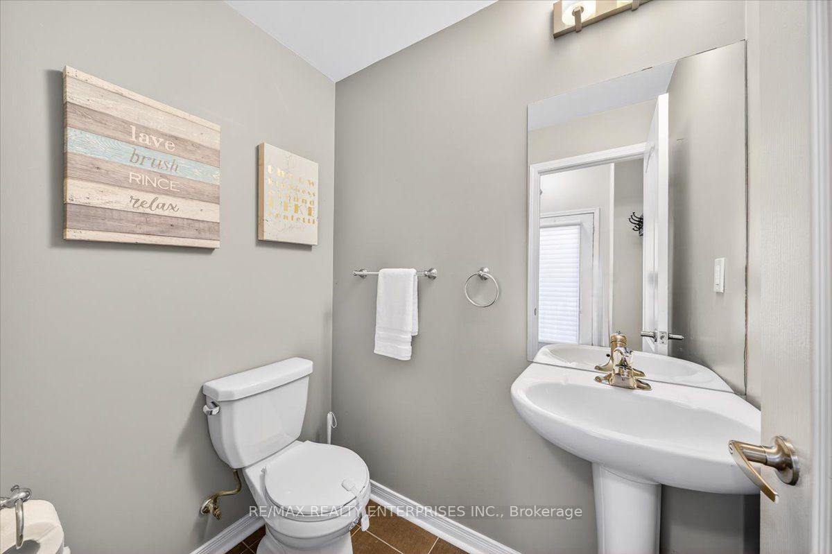 871 Wilson Avenue 21 Property Photo 11