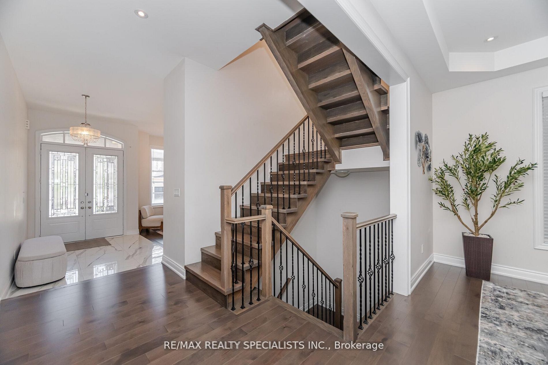 53 Threshingmills Boulevard Property Photo 7