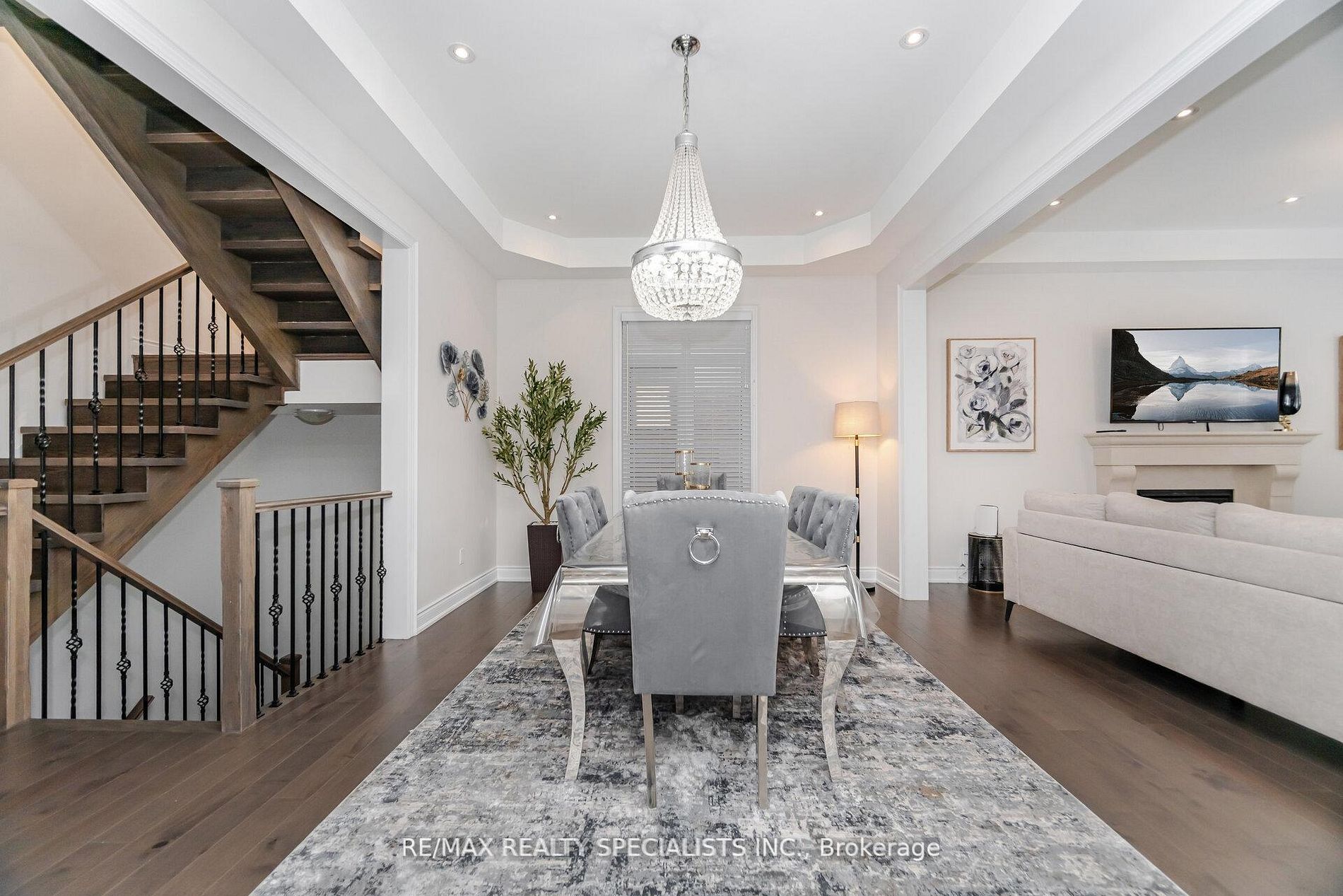 53 Threshingmills Boulevard Property Photo 8