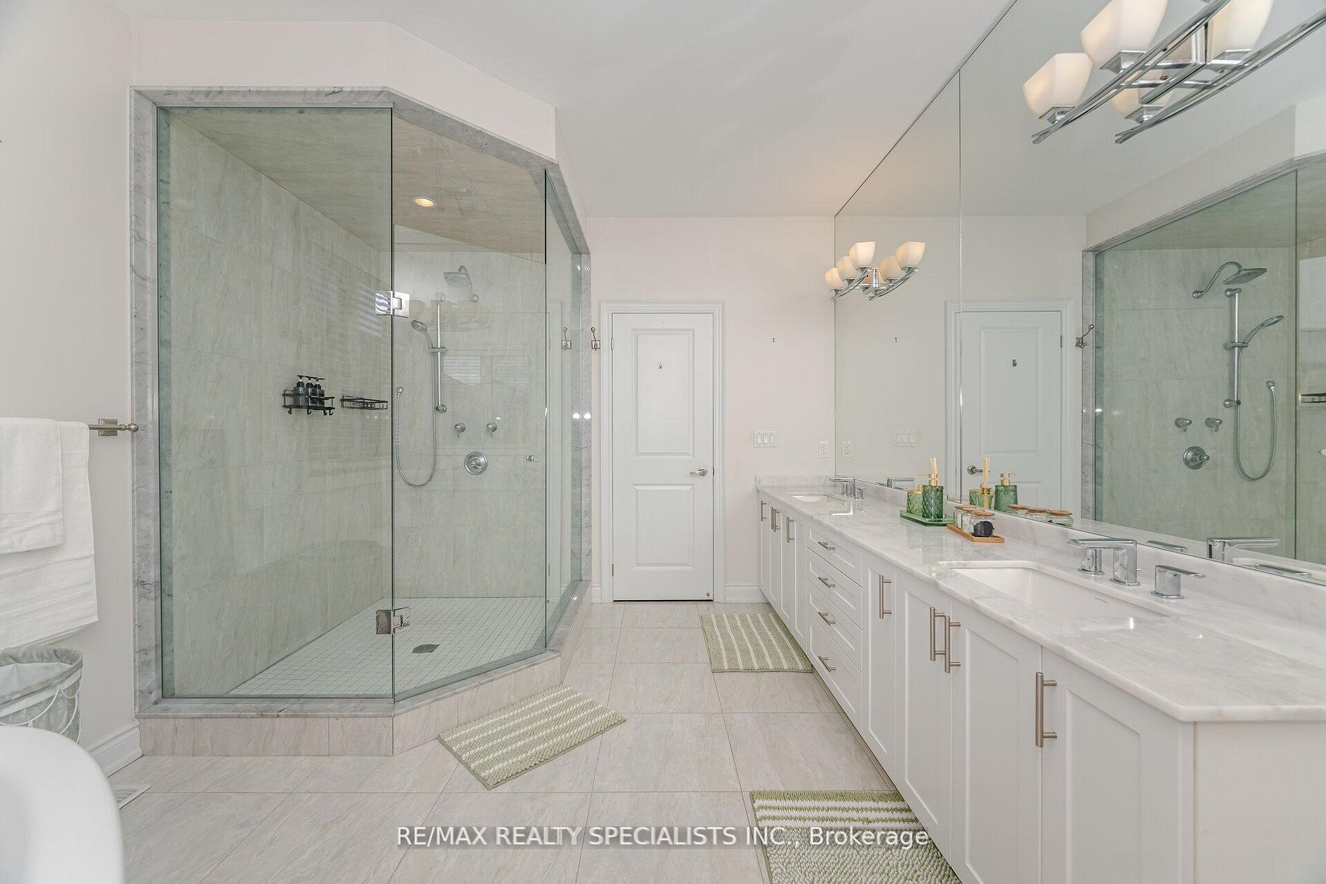 53 Threshingmills Boulevard Property Photo 18