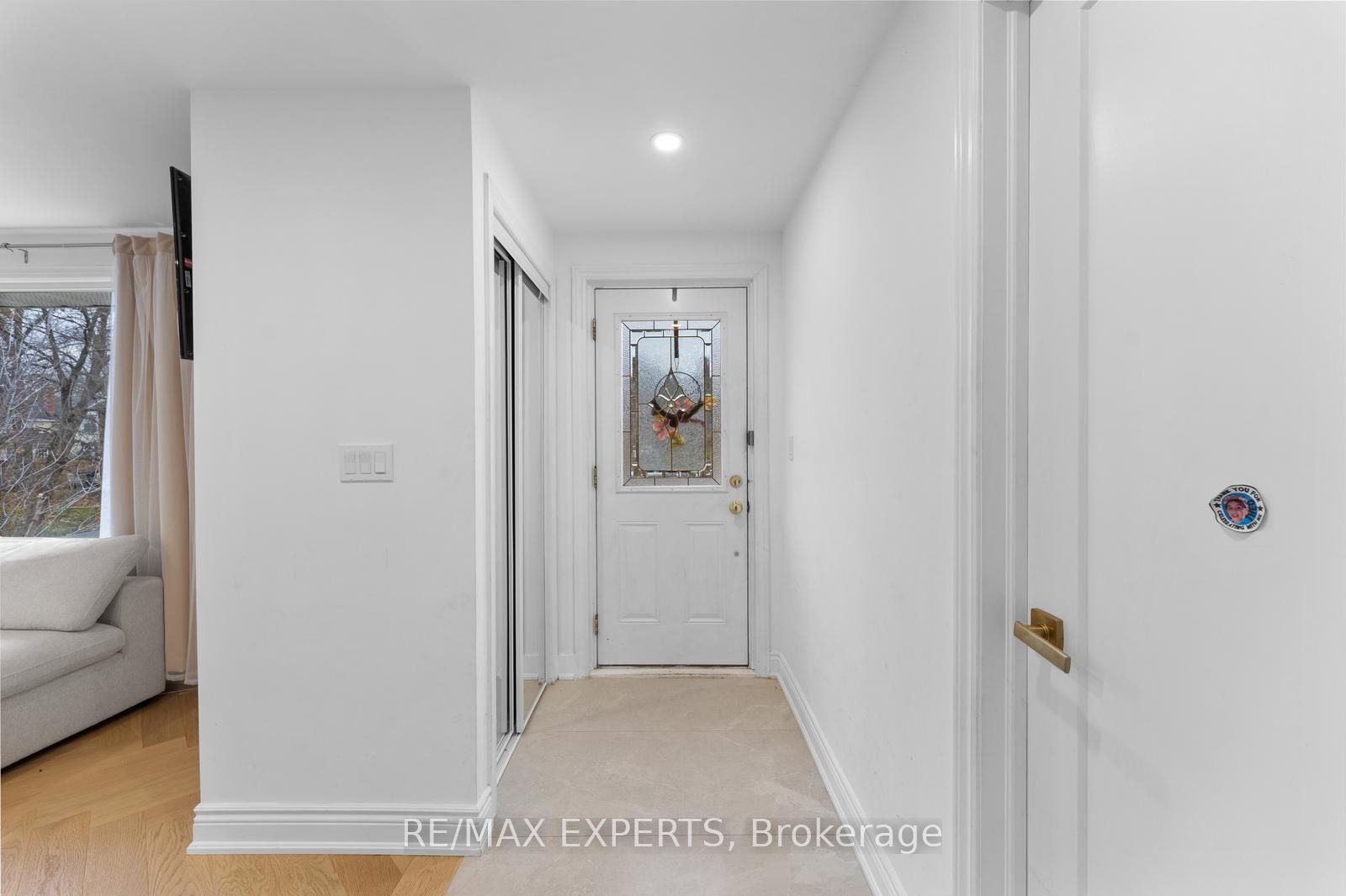 142 King Street E Property Photo 4