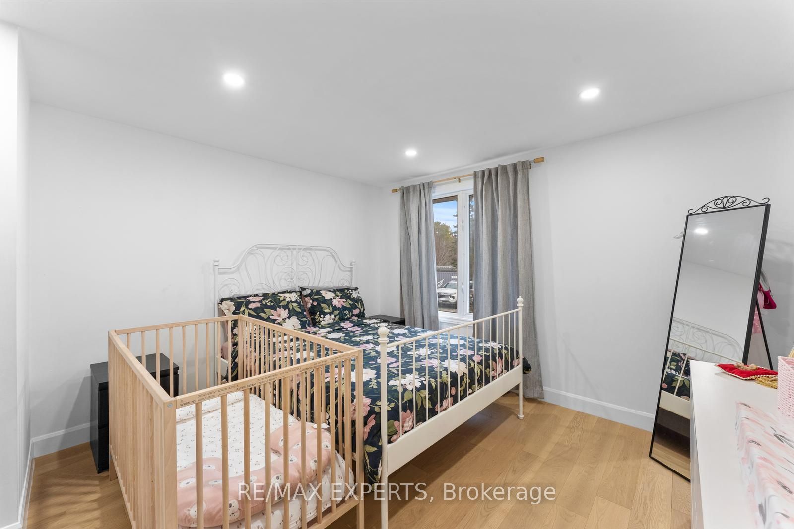 142 King Street E Property Photo 10