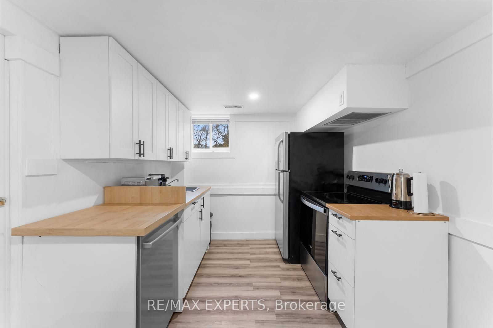 142 King Street E Property Photo 19