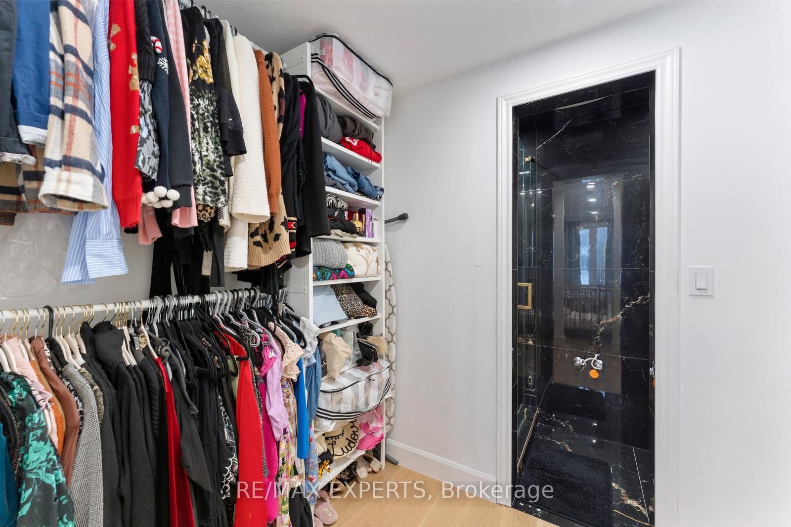 142 King Street E Property Photo 11