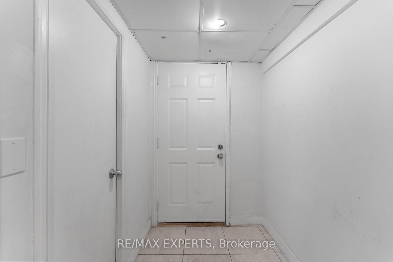 142 King Street E Property Photo 17