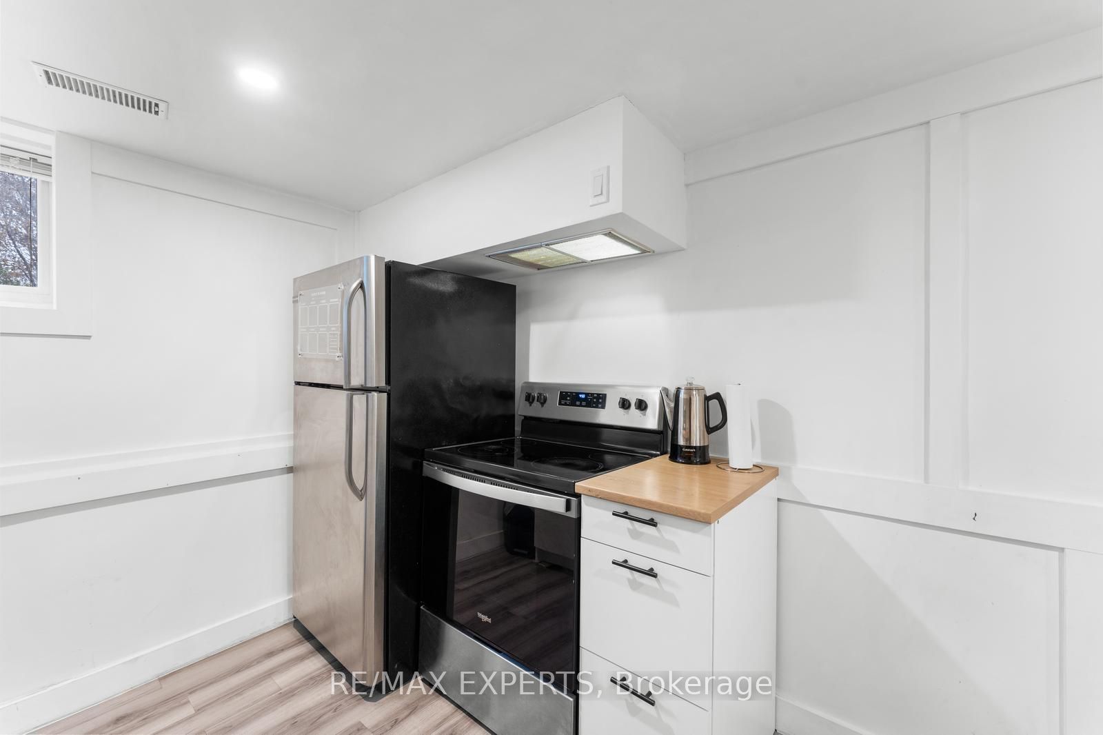 142 King Street E Property Photo 21