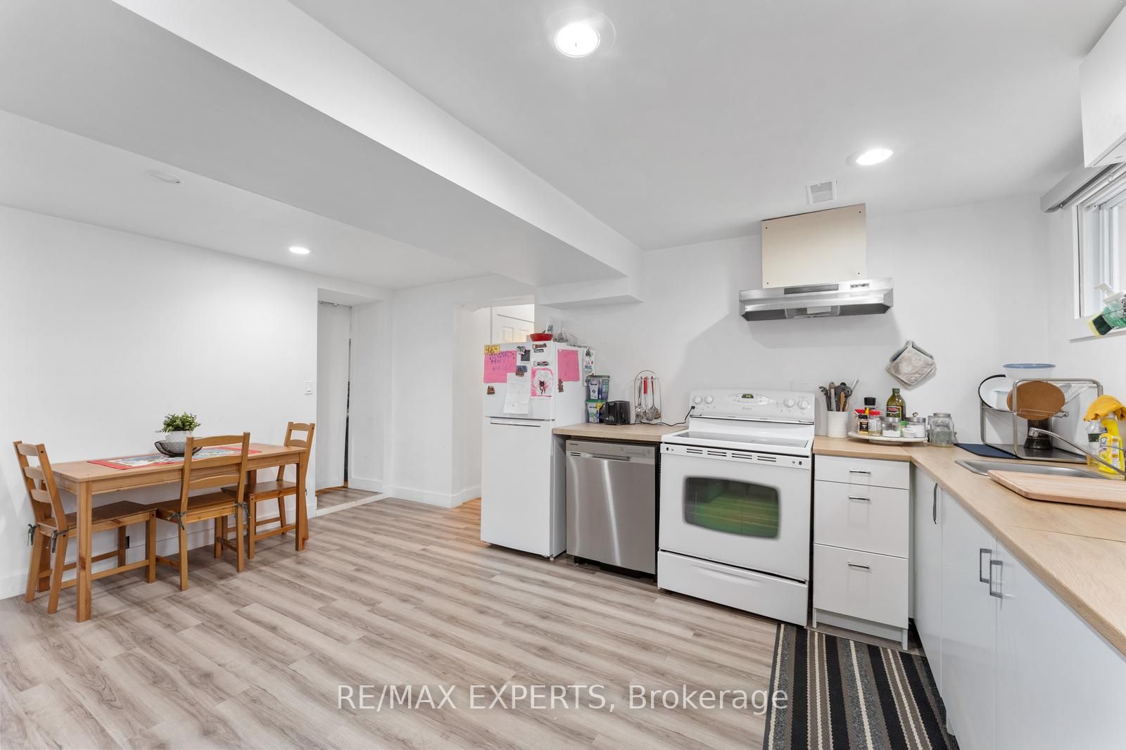 142 King Street E Property Photo 27
