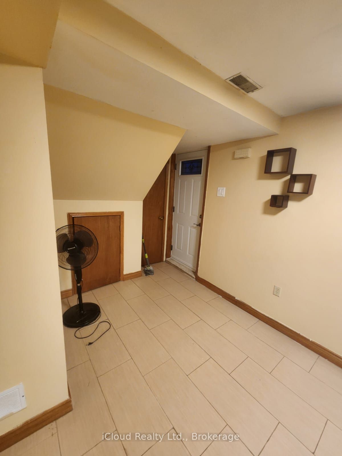 2631 Roblo Road Property Photo 4