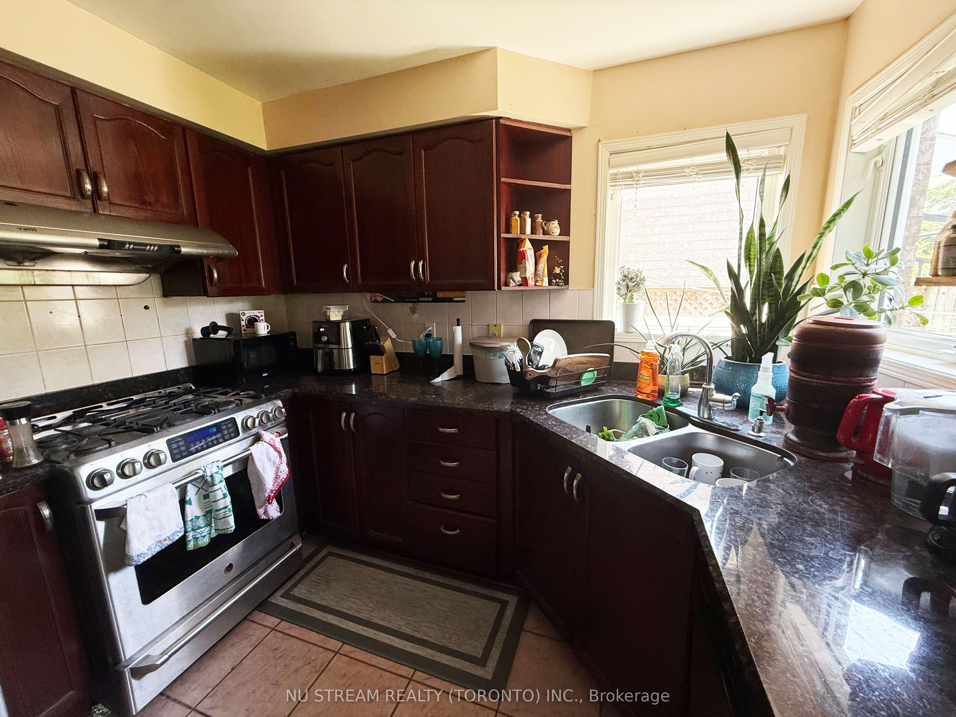 1081 Blueheron Boulevard Property Photo 7