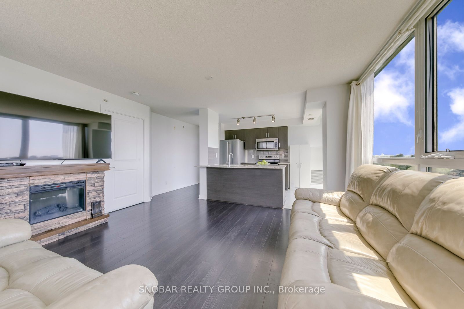 80 Esther Lorrie Drive 618 Property Photo 11
