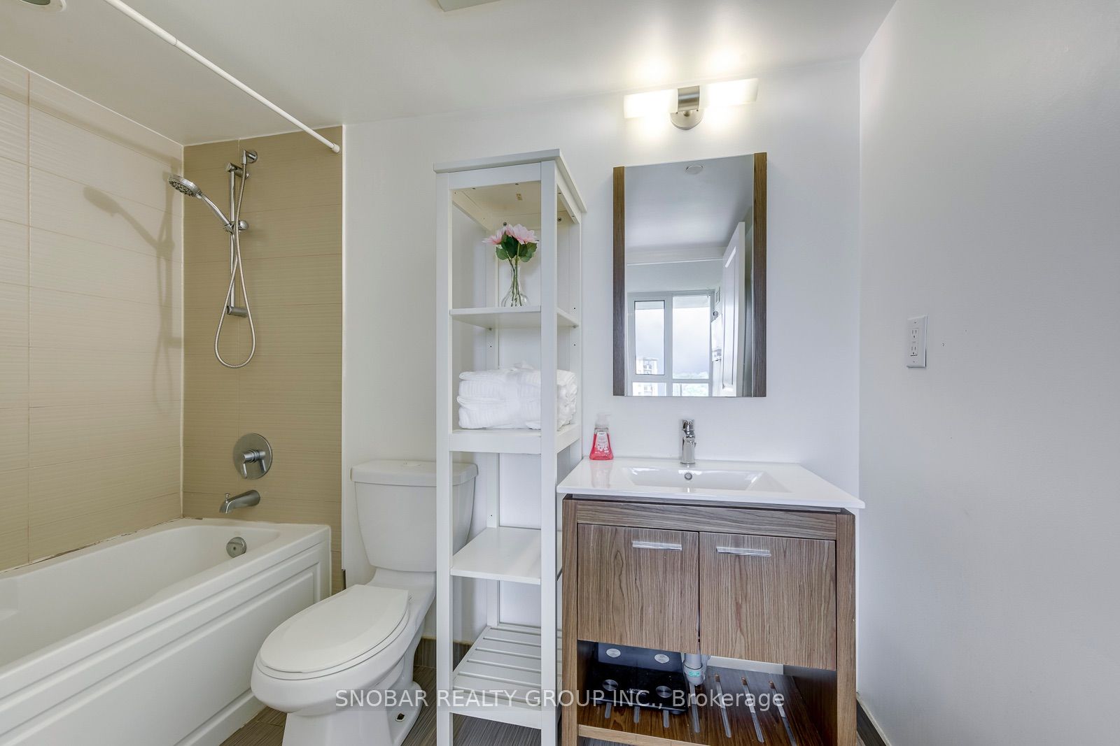 80 Esther Lorrie Drive 618 Property Photo 17