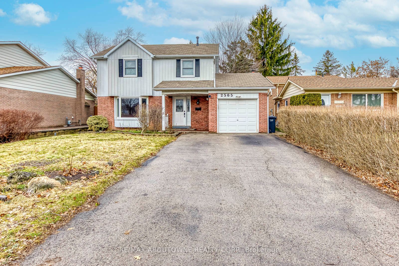 2565 Windjammer Road Property Photo 1