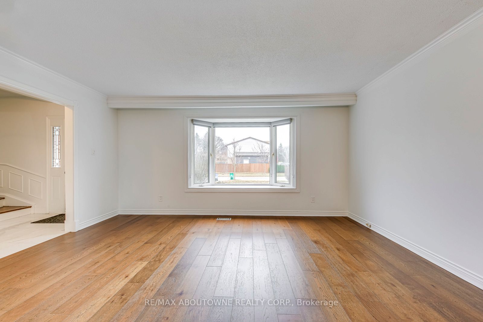 2565 Windjammer Road Property Photo 8