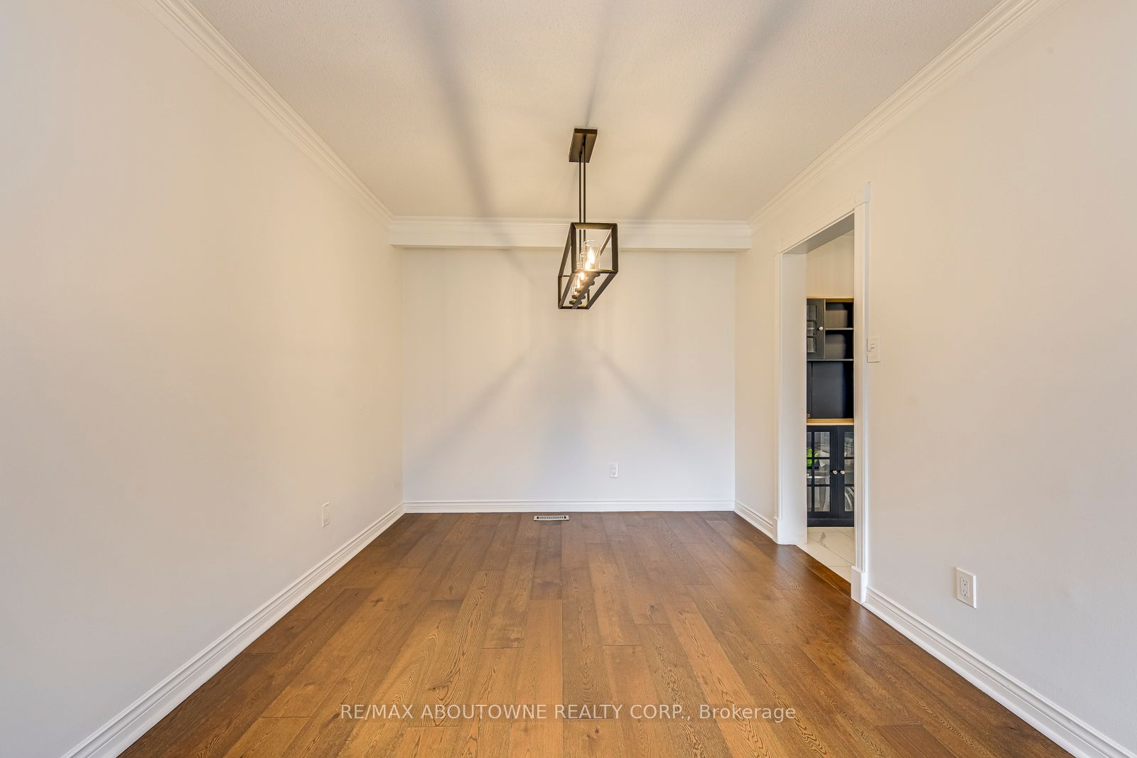 2565 Windjammer Road Property Photo 10