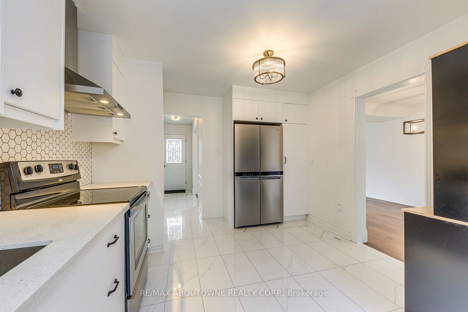 2565 Windjammer Road Property Photo 15