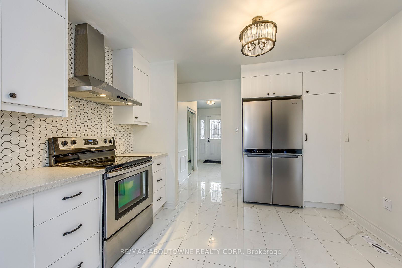 2565 Windjammer Road Property Photo 16