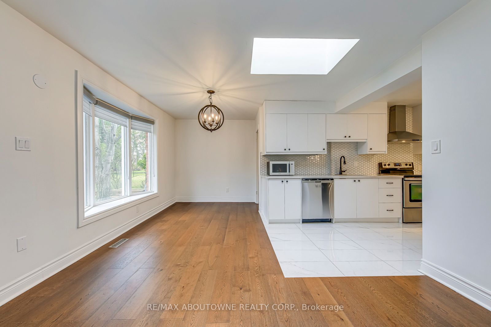 2565 Windjammer Road Property Photo 19