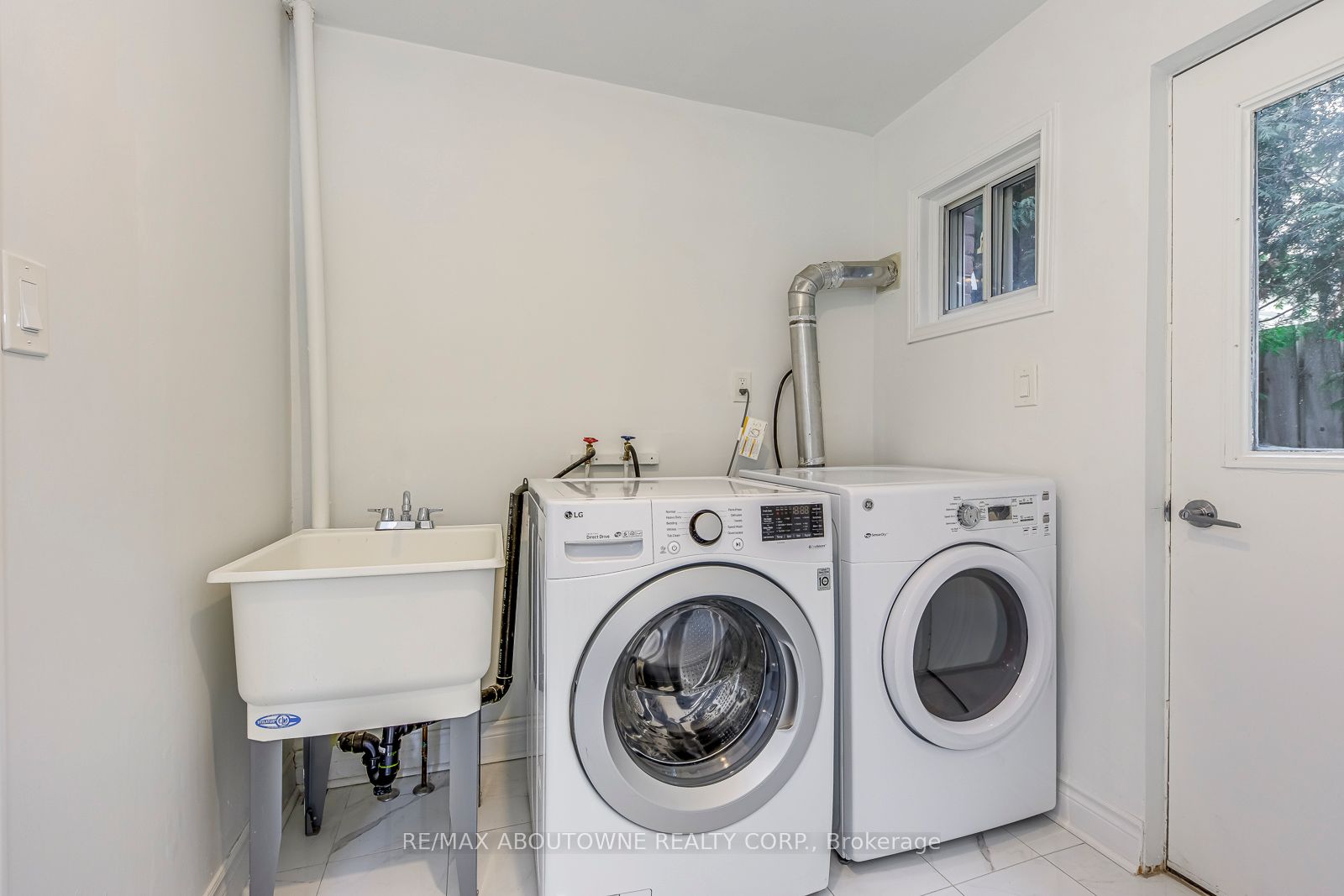 2565 Windjammer Road Property Photo 26