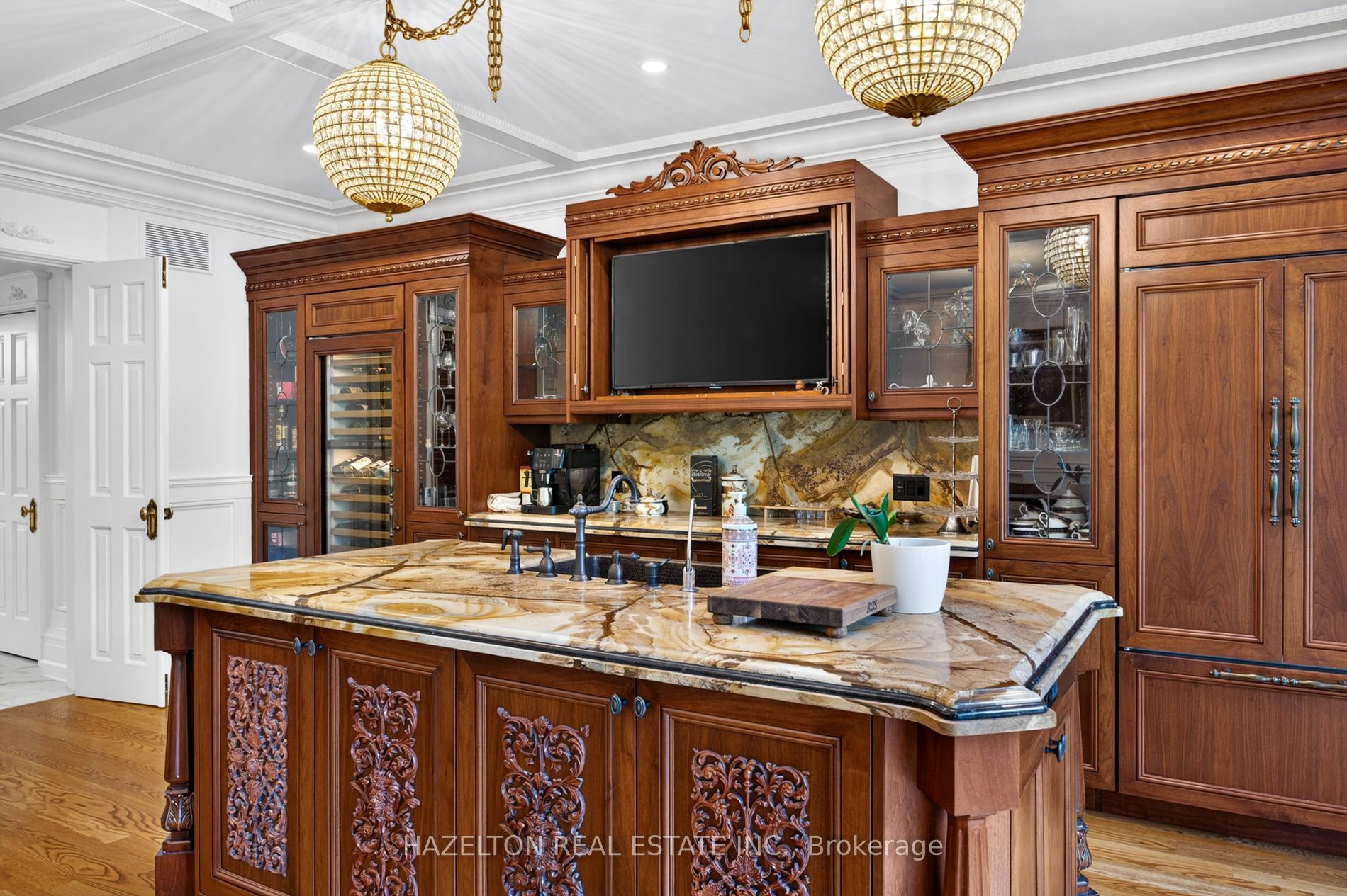 246 Riverside Drive Property Photo 9