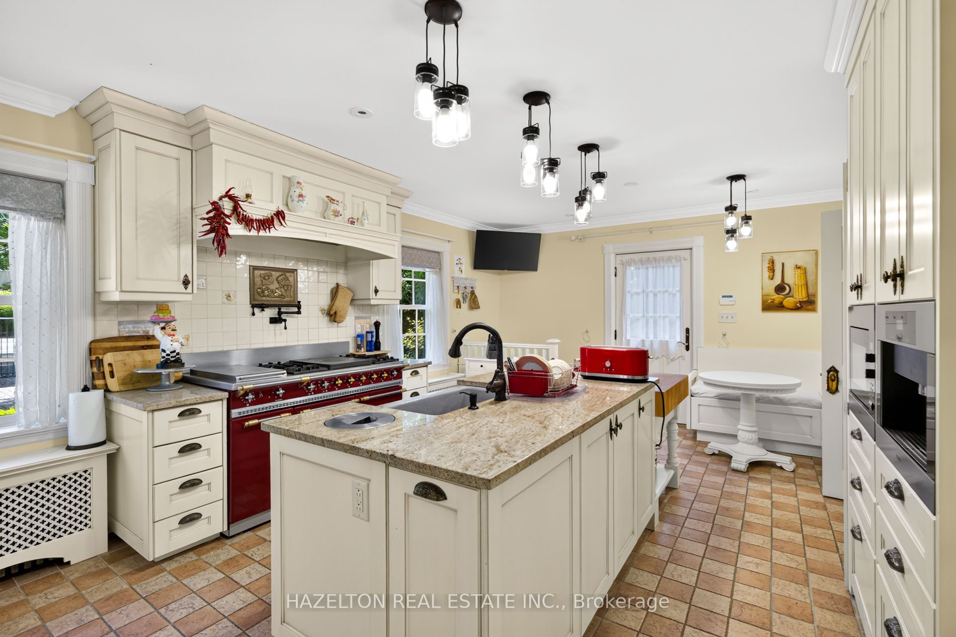 246 Riverside Drive Property Photo 13
