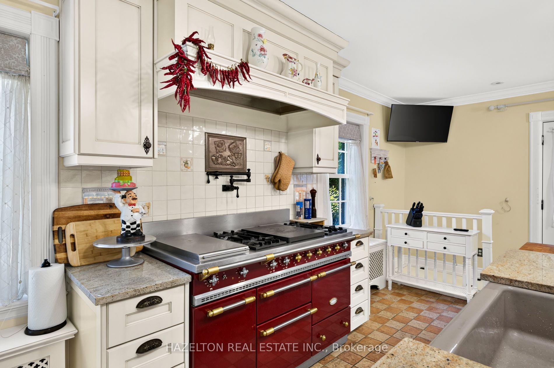 246 Riverside Drive Property Photo 14