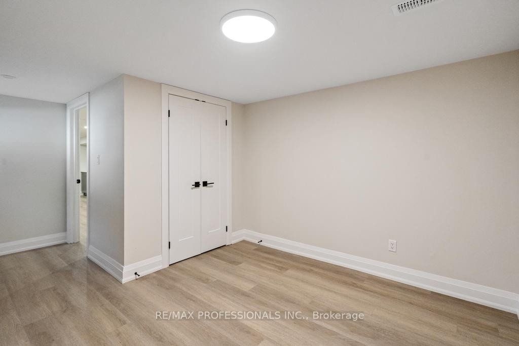 1327 Royal Drive Lower Property Photo 7