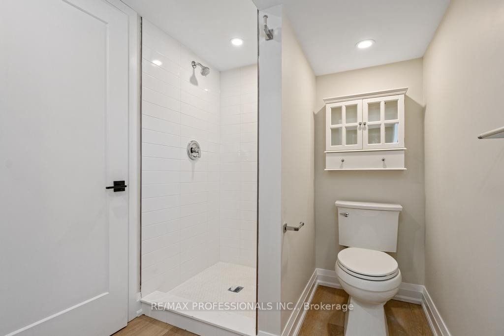 1327 Royal Drive Lower Property Photo 11