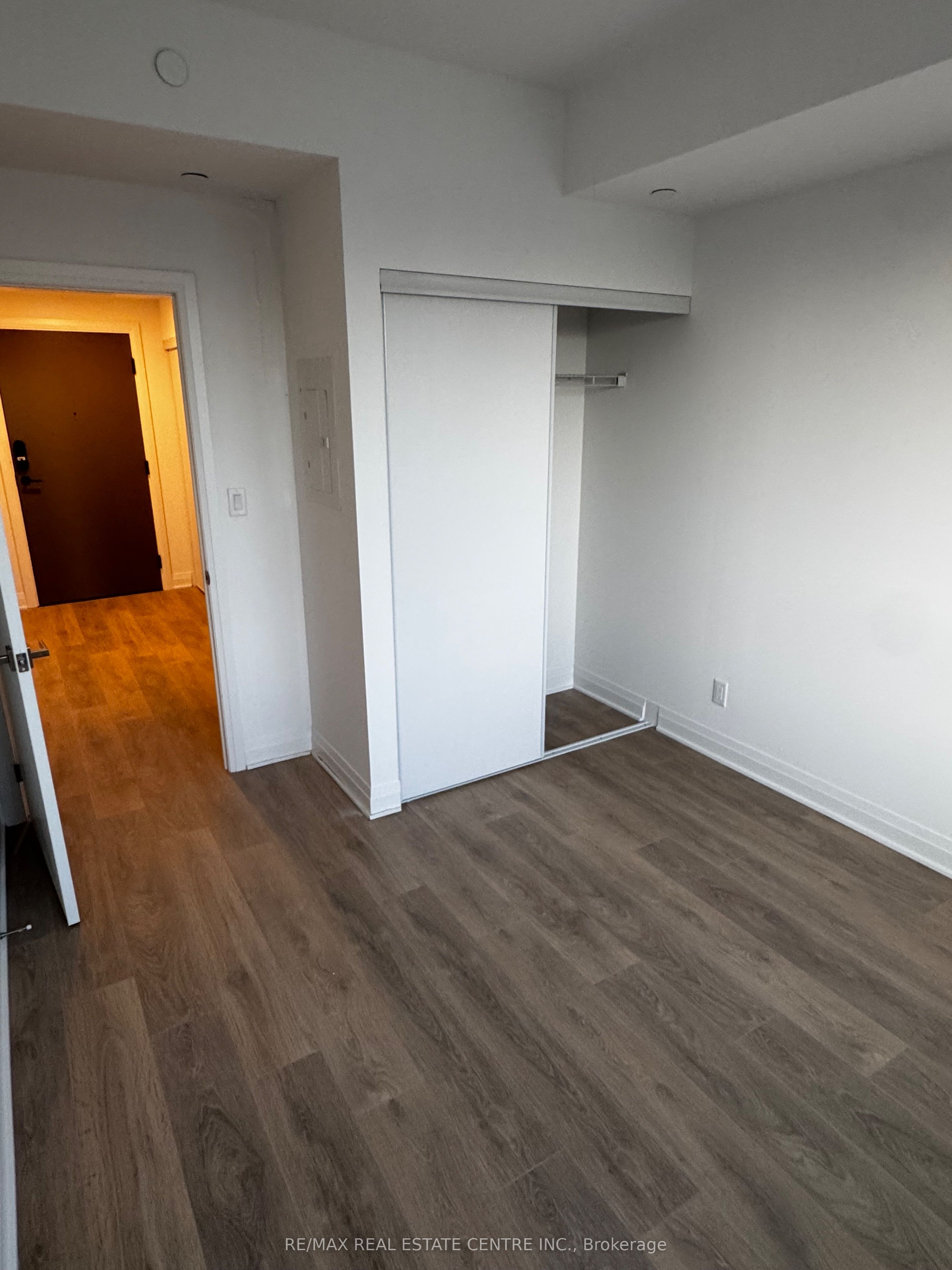 4015 The Exchange 3707 Property Photo 16