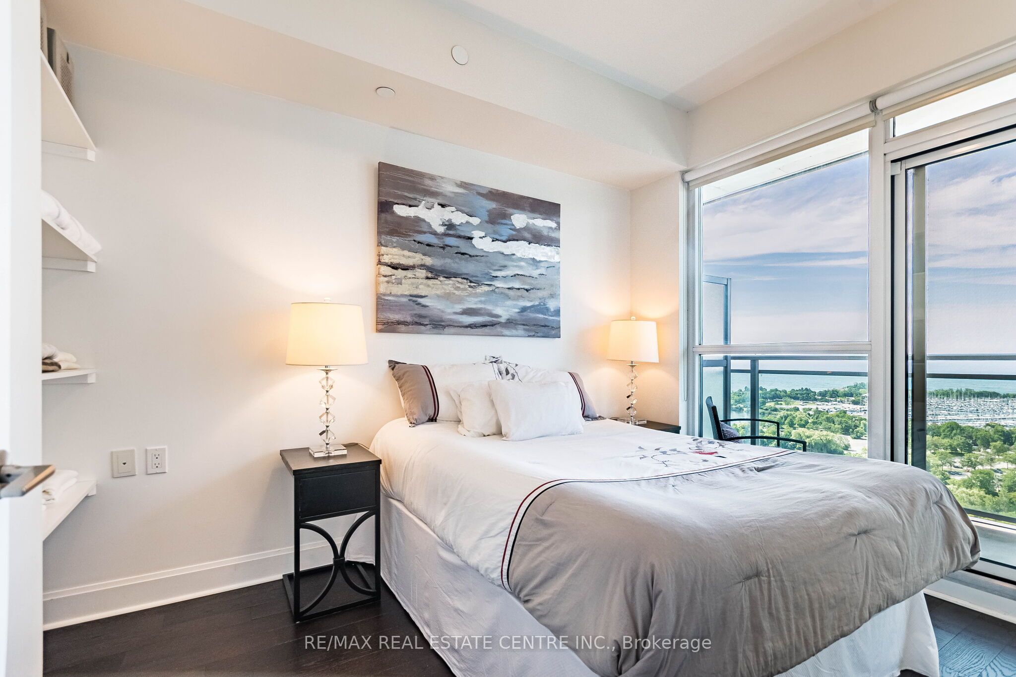 33 Shore Breeze Drive 2102 Property Photo 8