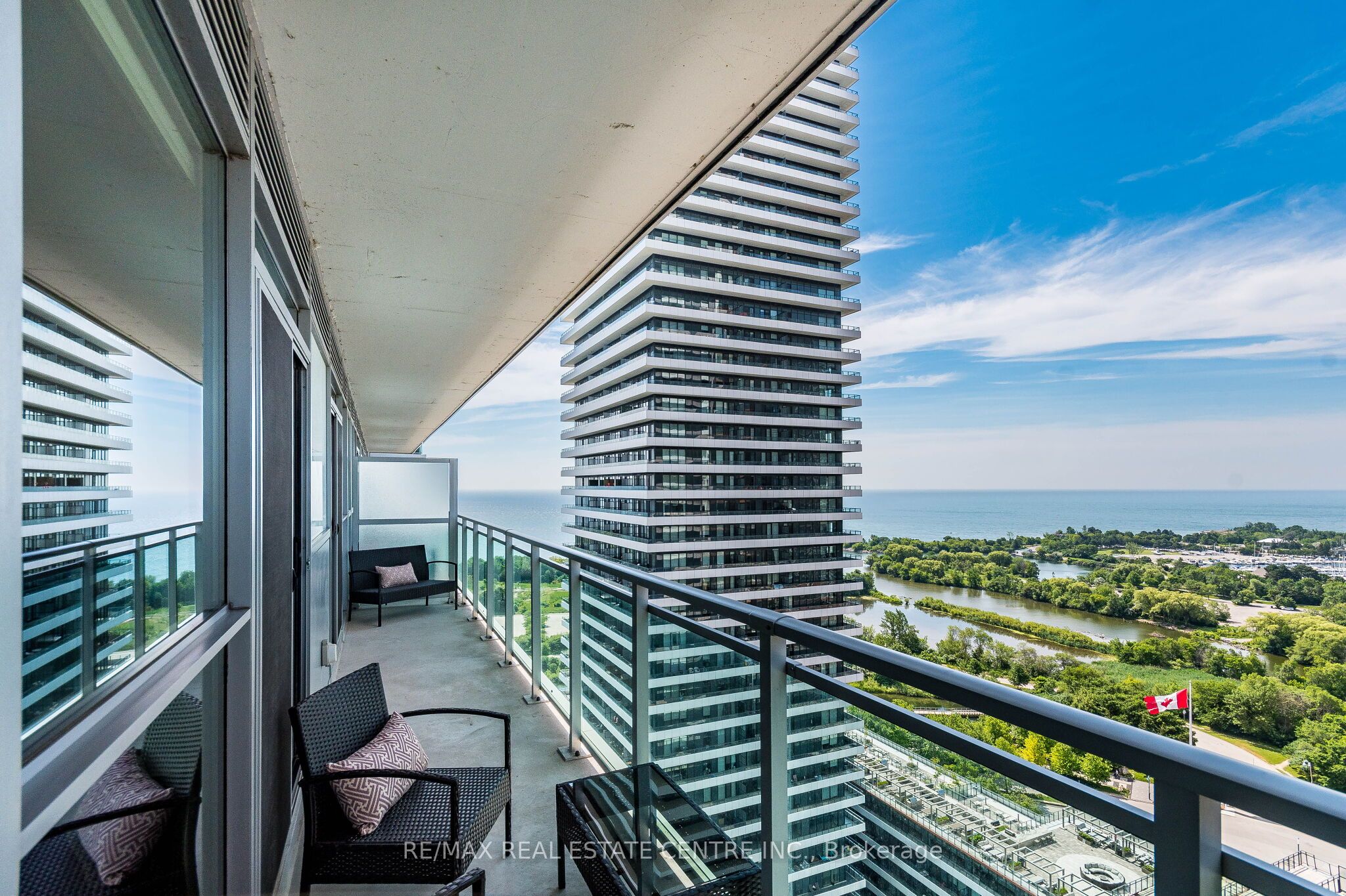 33 Shore Breeze Drive 2102 Property Photo 13