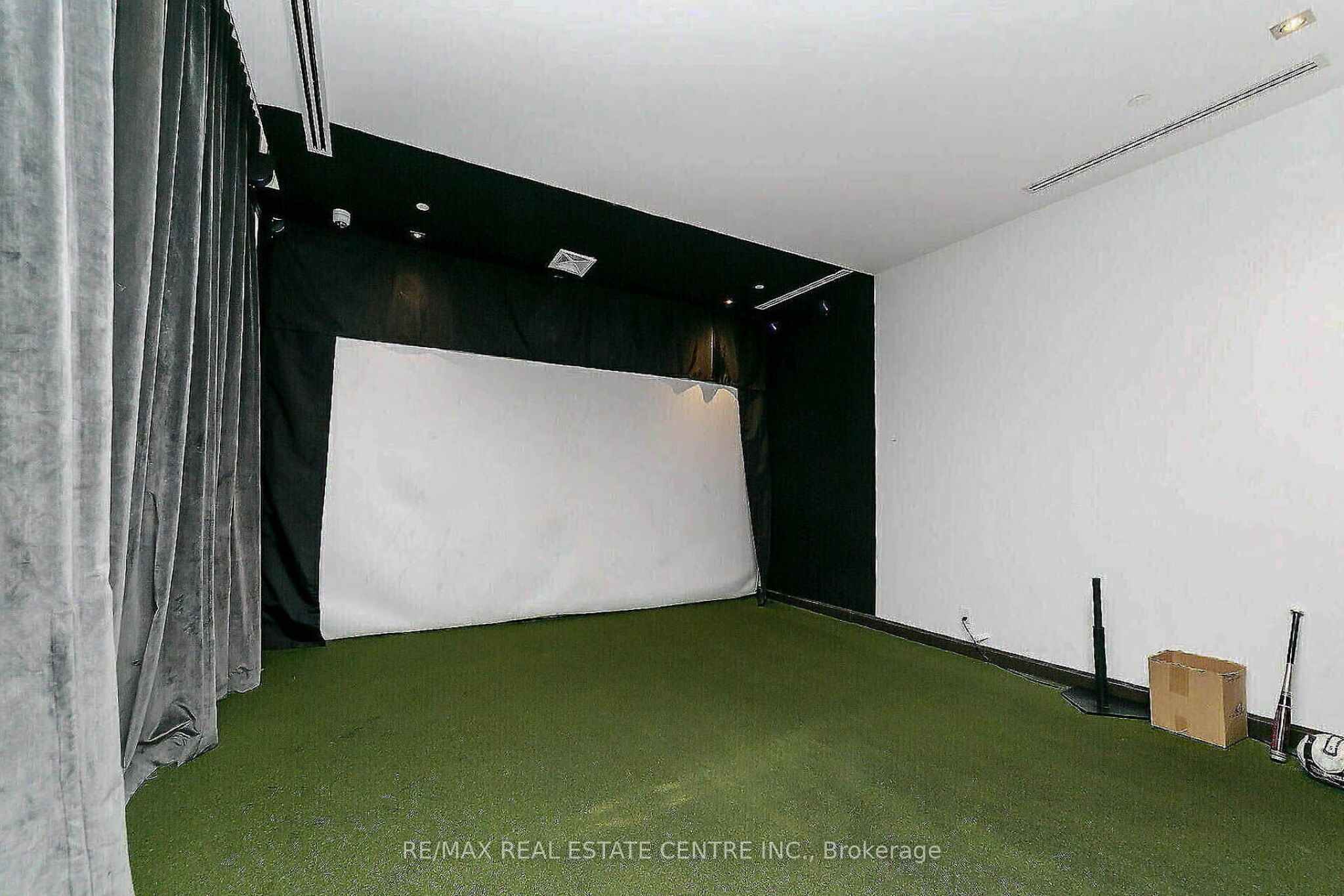 33 Shore Breeze Drive 2102 Property Photo 17