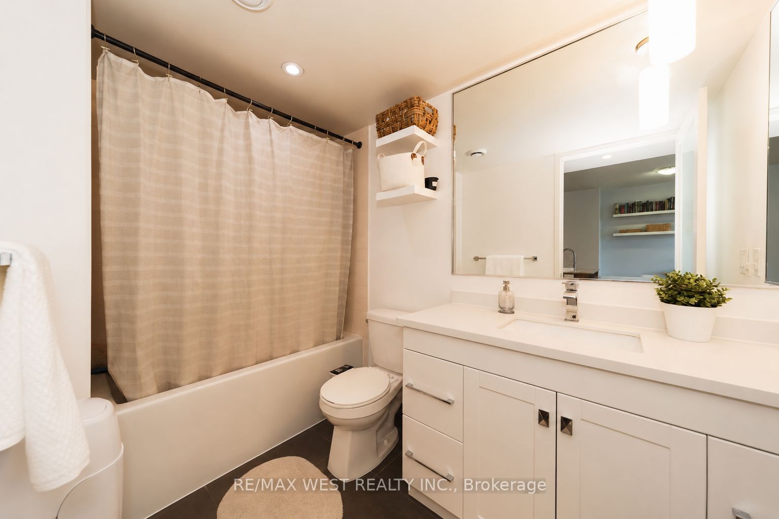 1 Valhalla Inn Road 1206 Property Photo 11