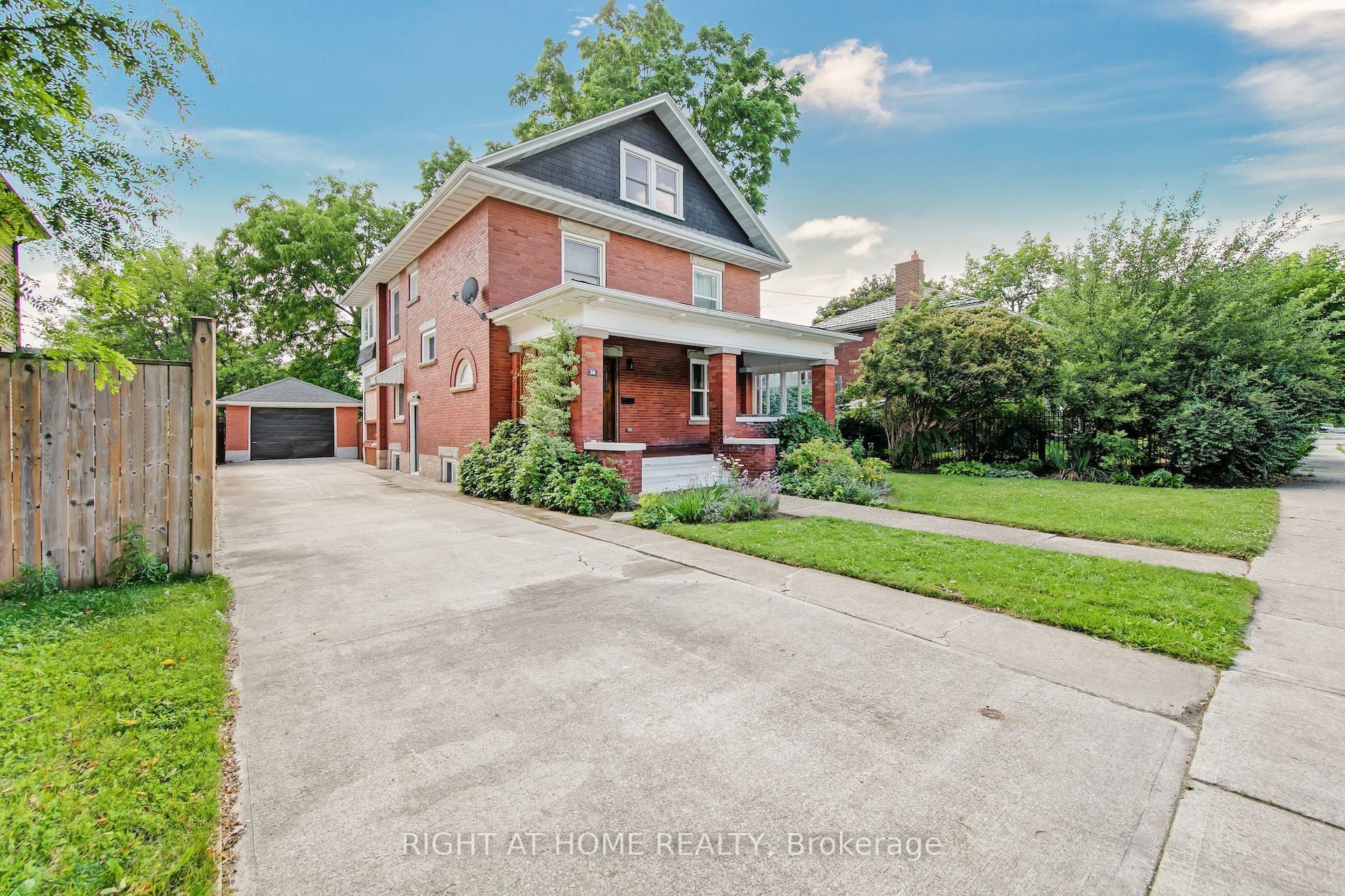 30 Willow Street N Property Photo 1