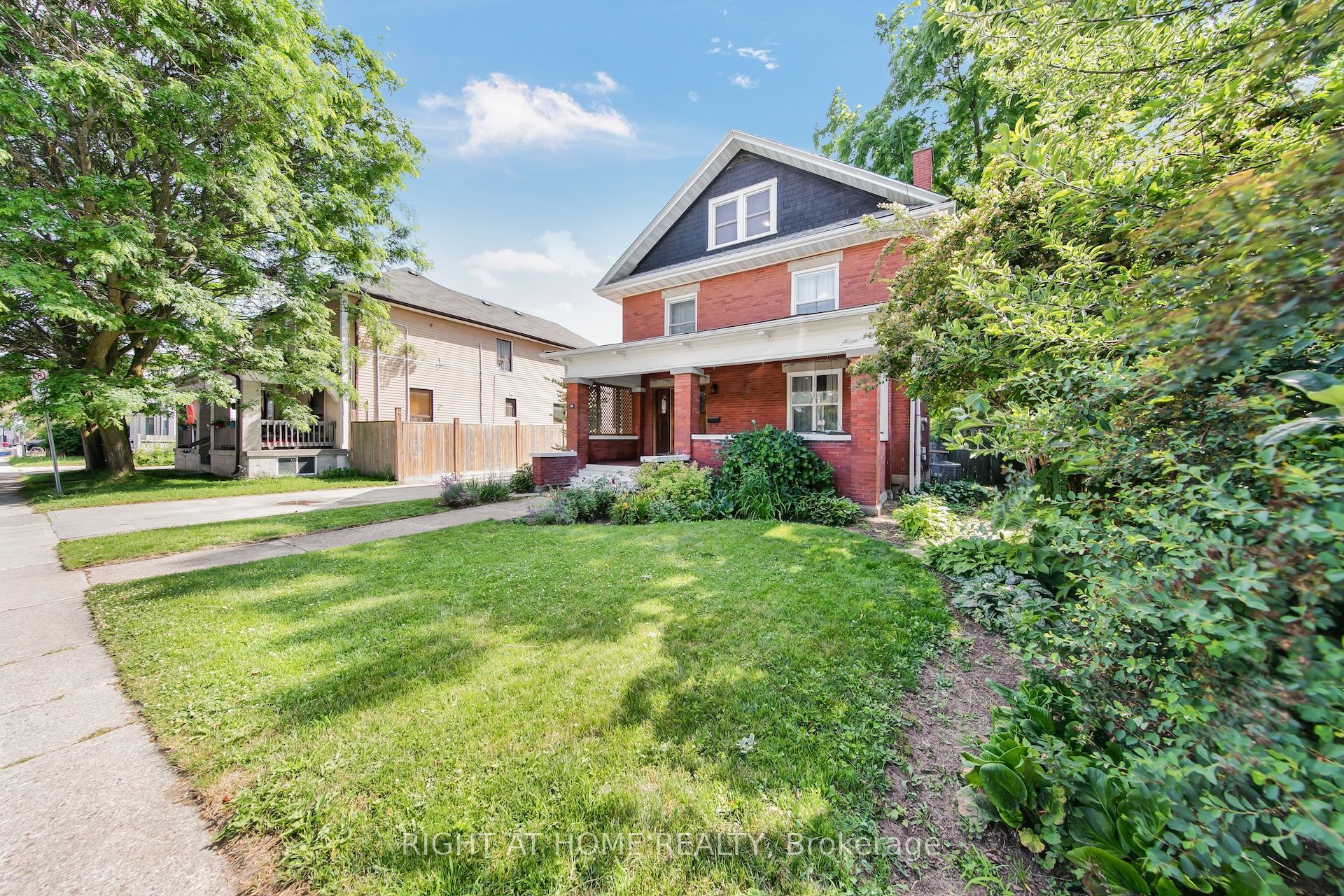 30 Willow Street N Property Photo 3