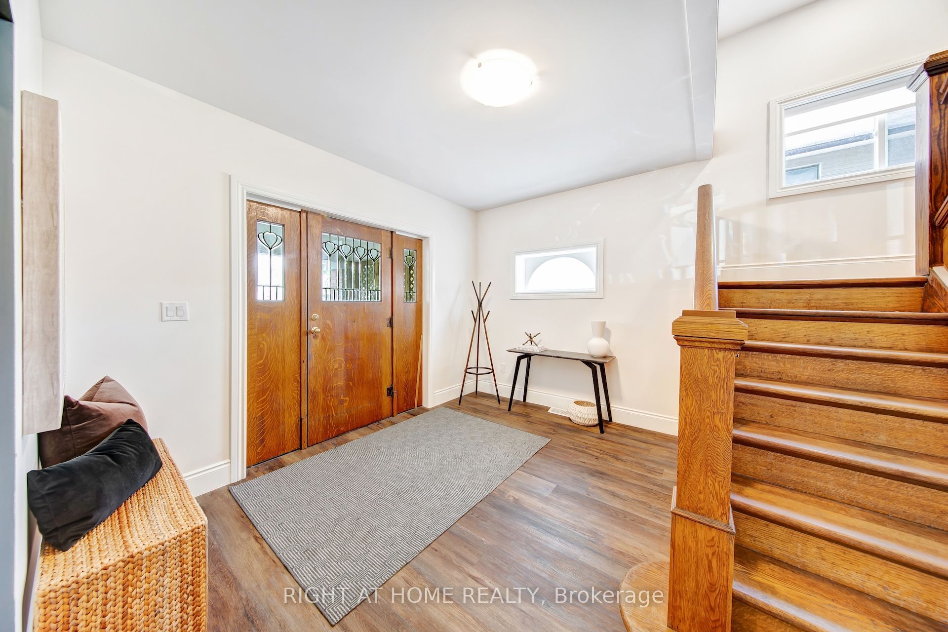 30 Willow Street N Property Photo 7