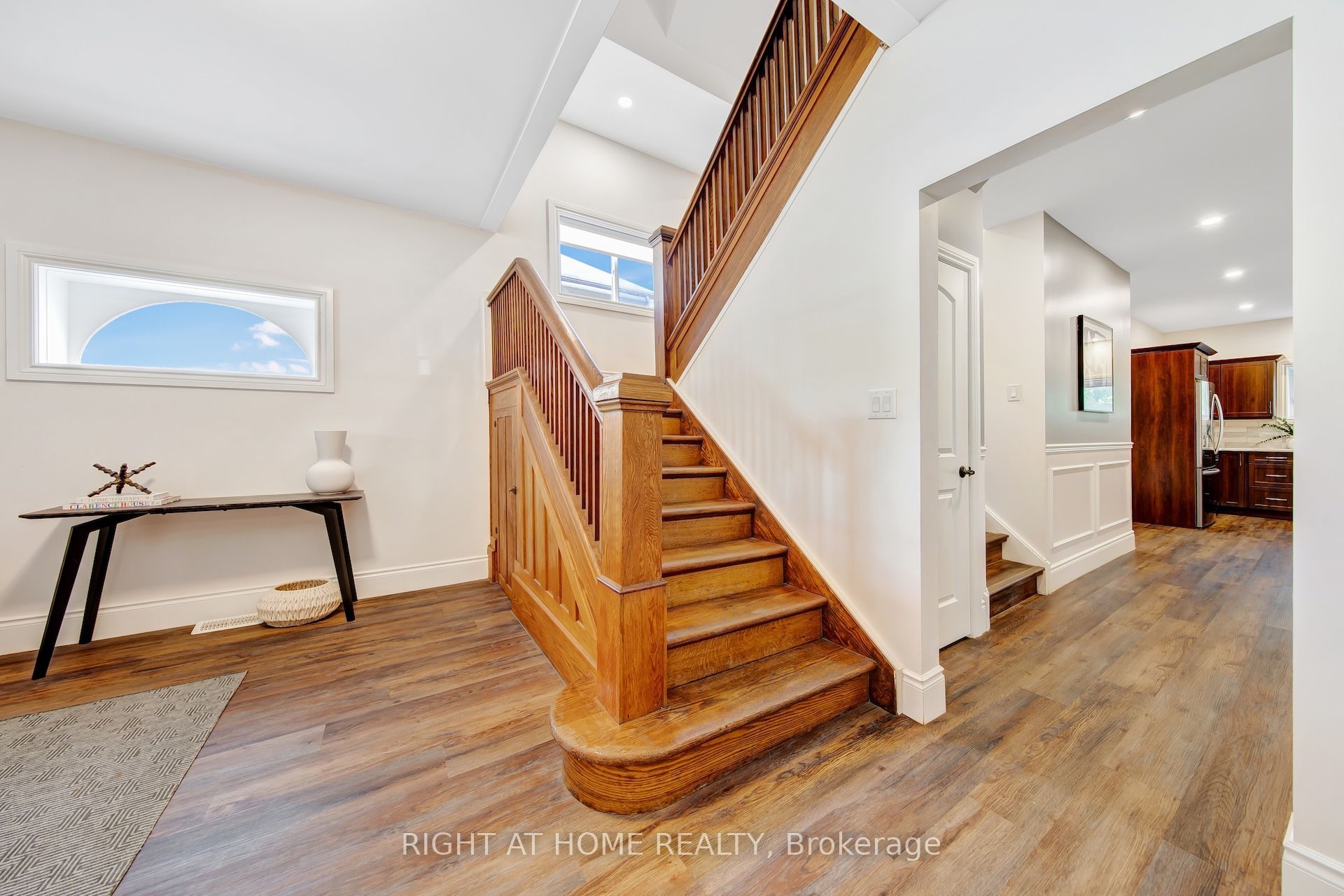 30 Willow Street N Property Photo 9