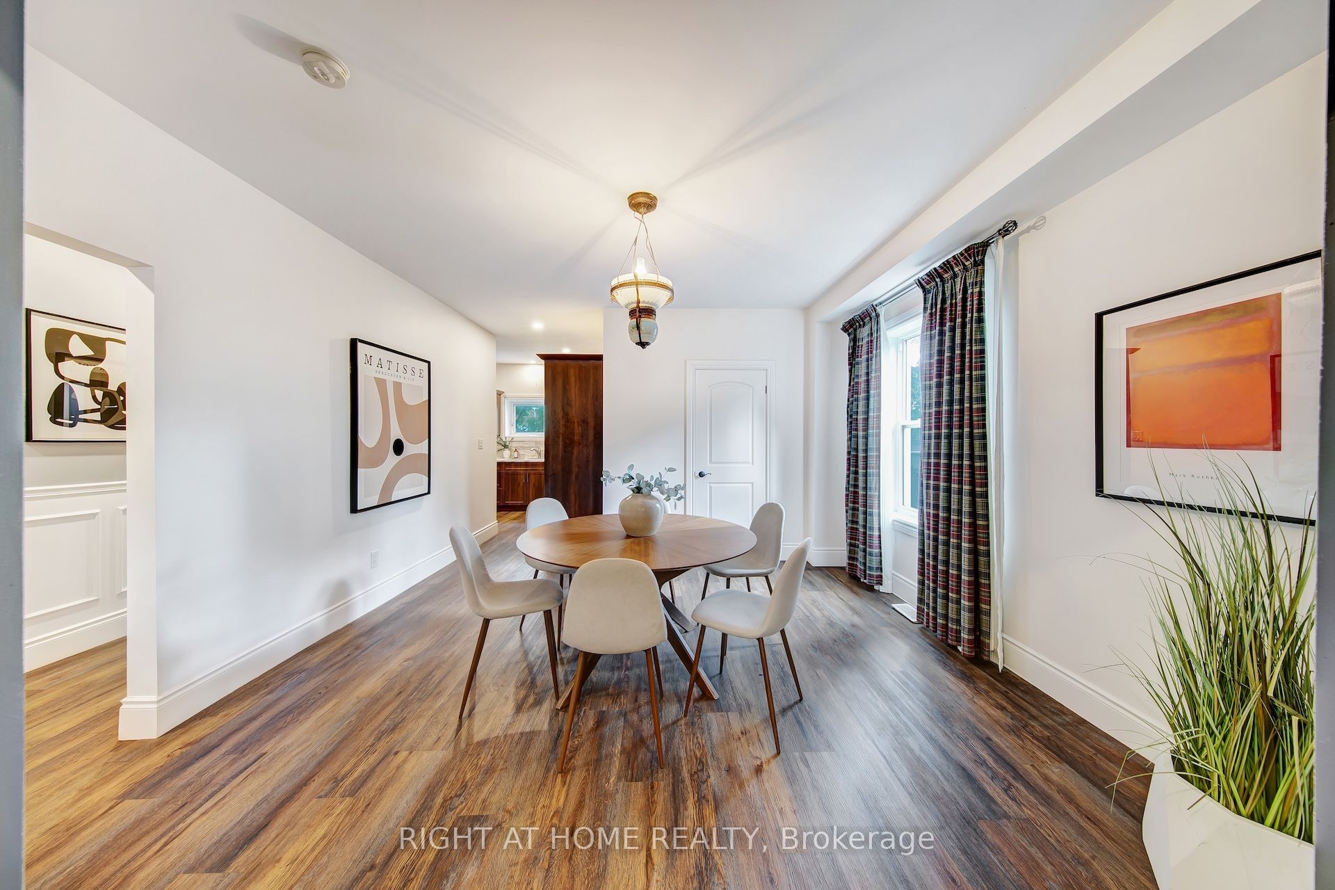 30 Willow Street N Property Photo 15