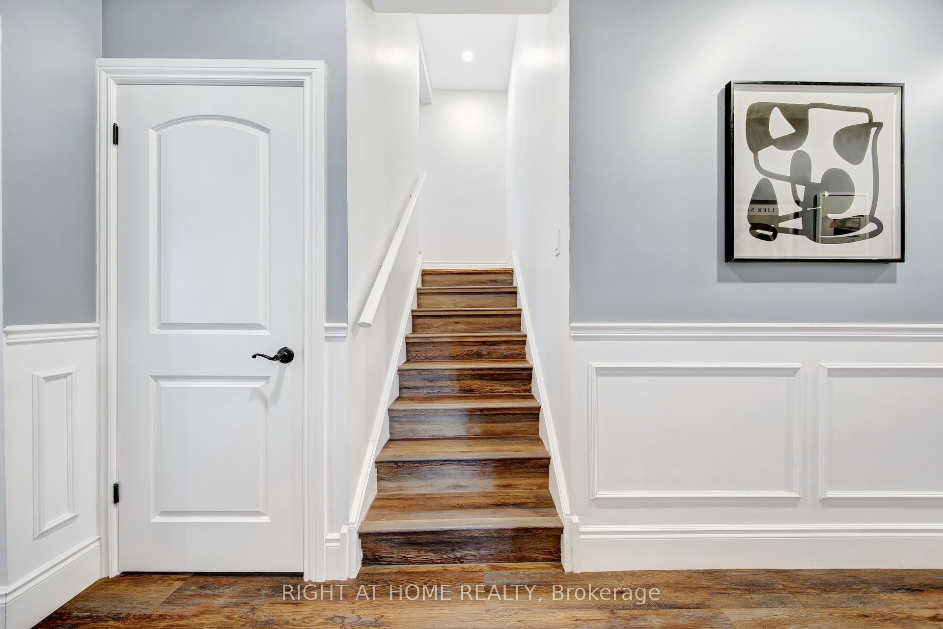30 Willow Street N Property Photo 22