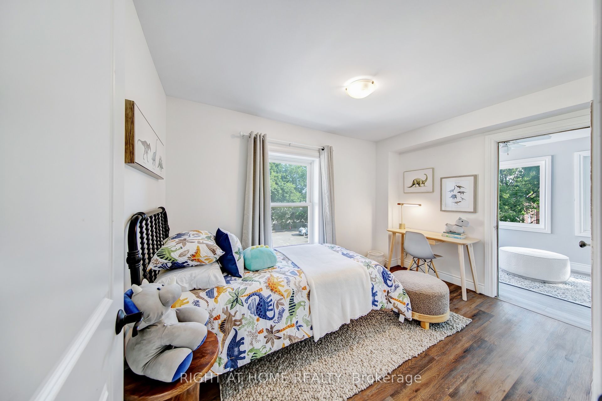 30 Willow Street N Property Photo 28
