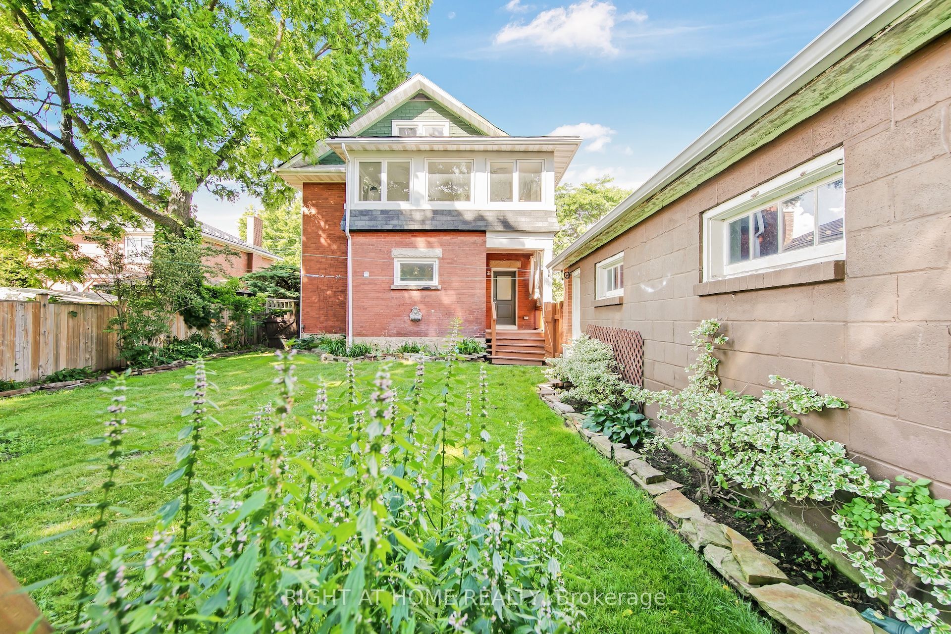 30 Willow Street N Property Photo 38