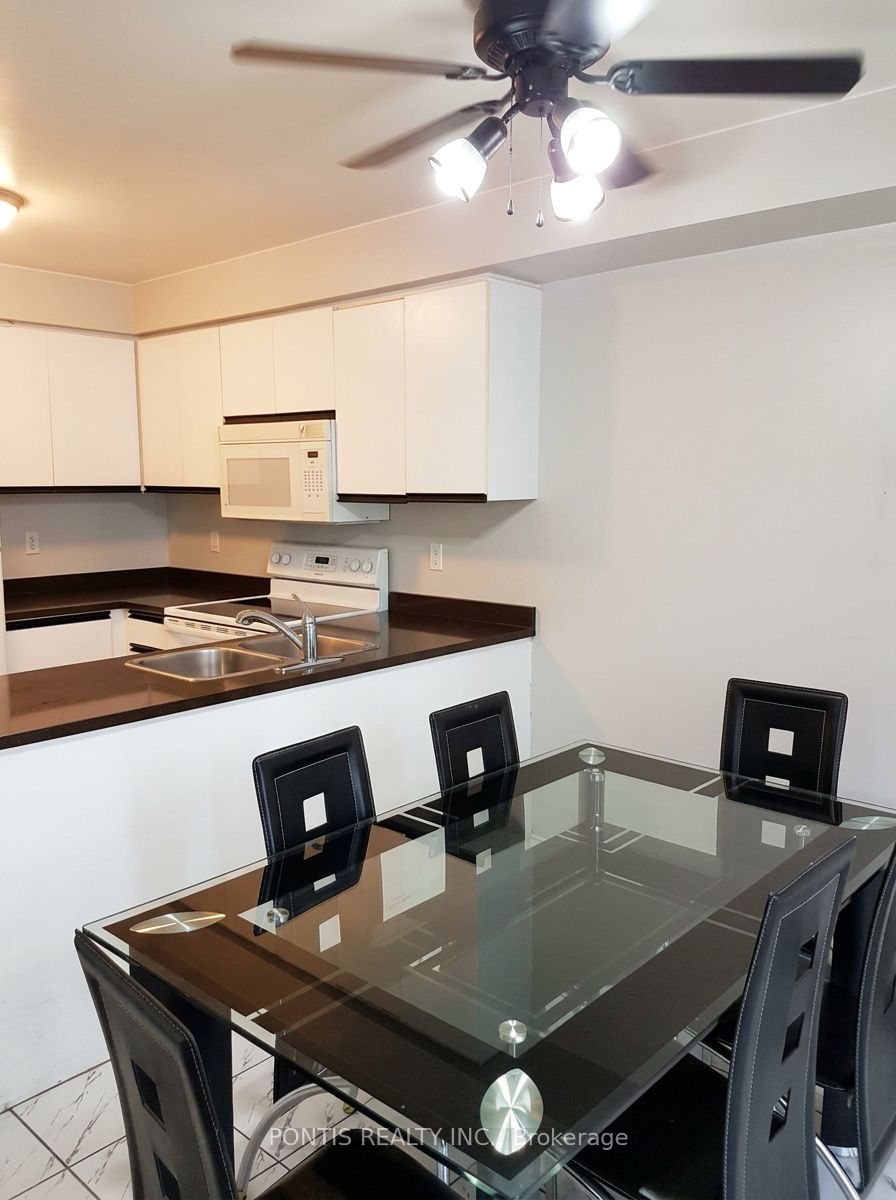 2538 Raglan Court Property Photo 6
