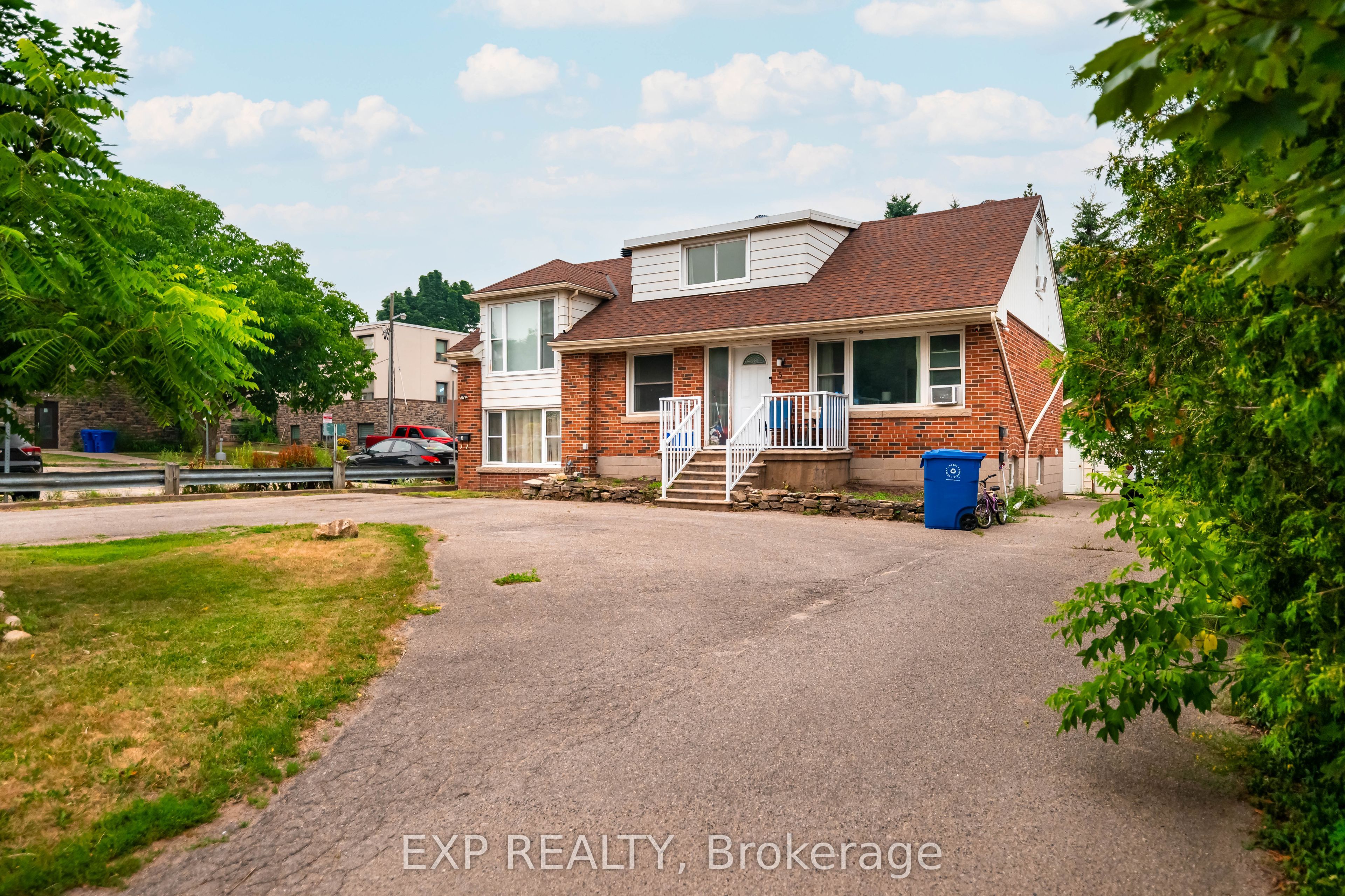 5 Fourth Avenue Property Photo 3