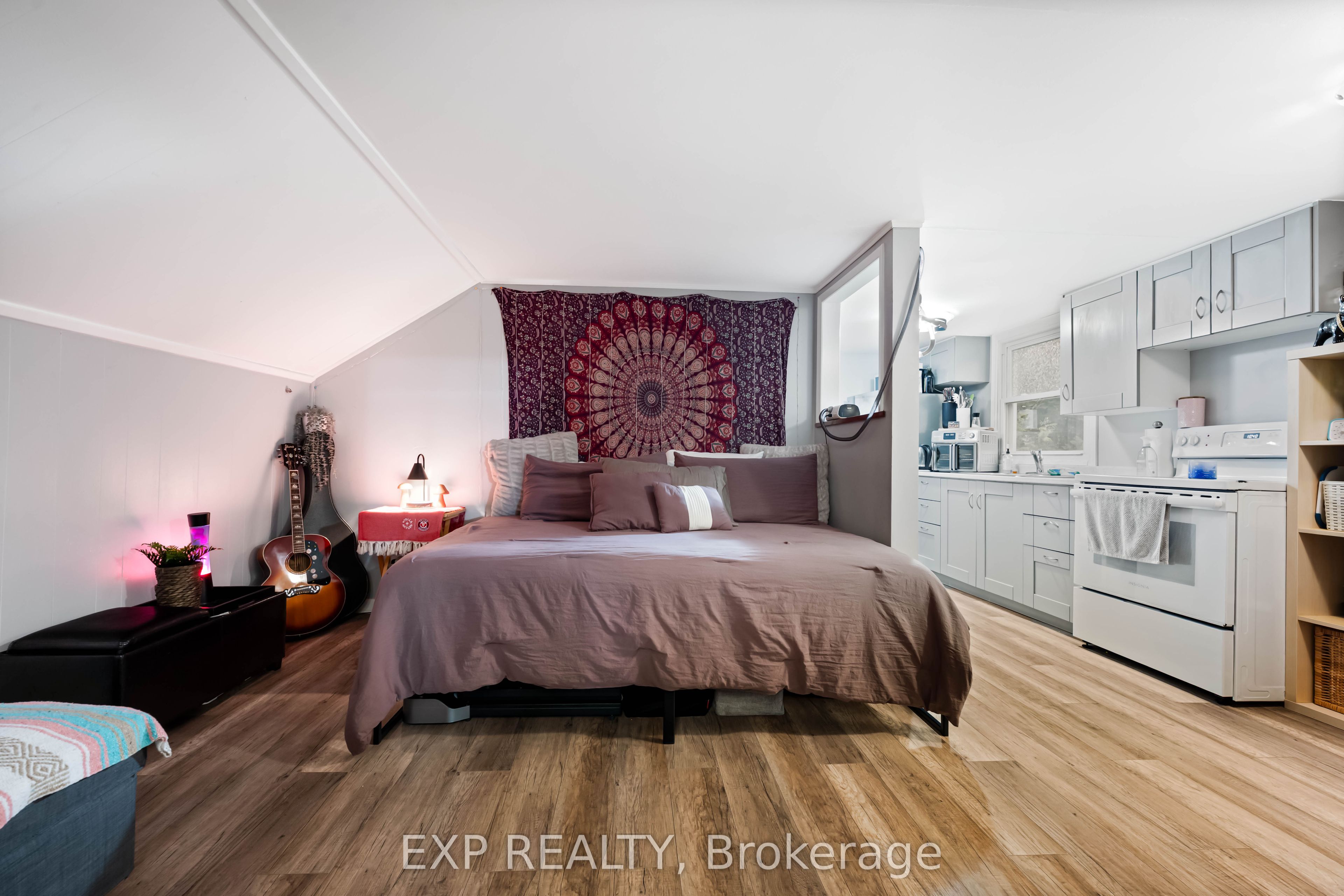 5 Fourth Avenue Property Photo 28