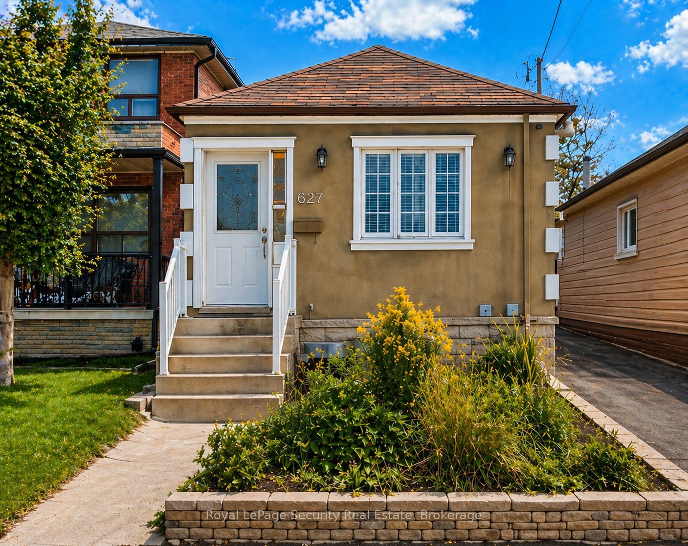 627 Caledonia Road Property Photo 1