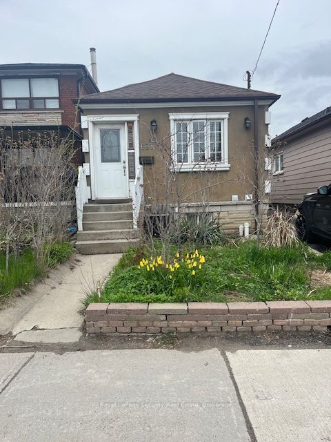 627 Caledonia Road Property Photo 2