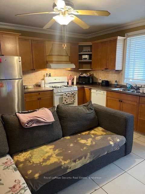 627 Caledonia Road Property Photo 3