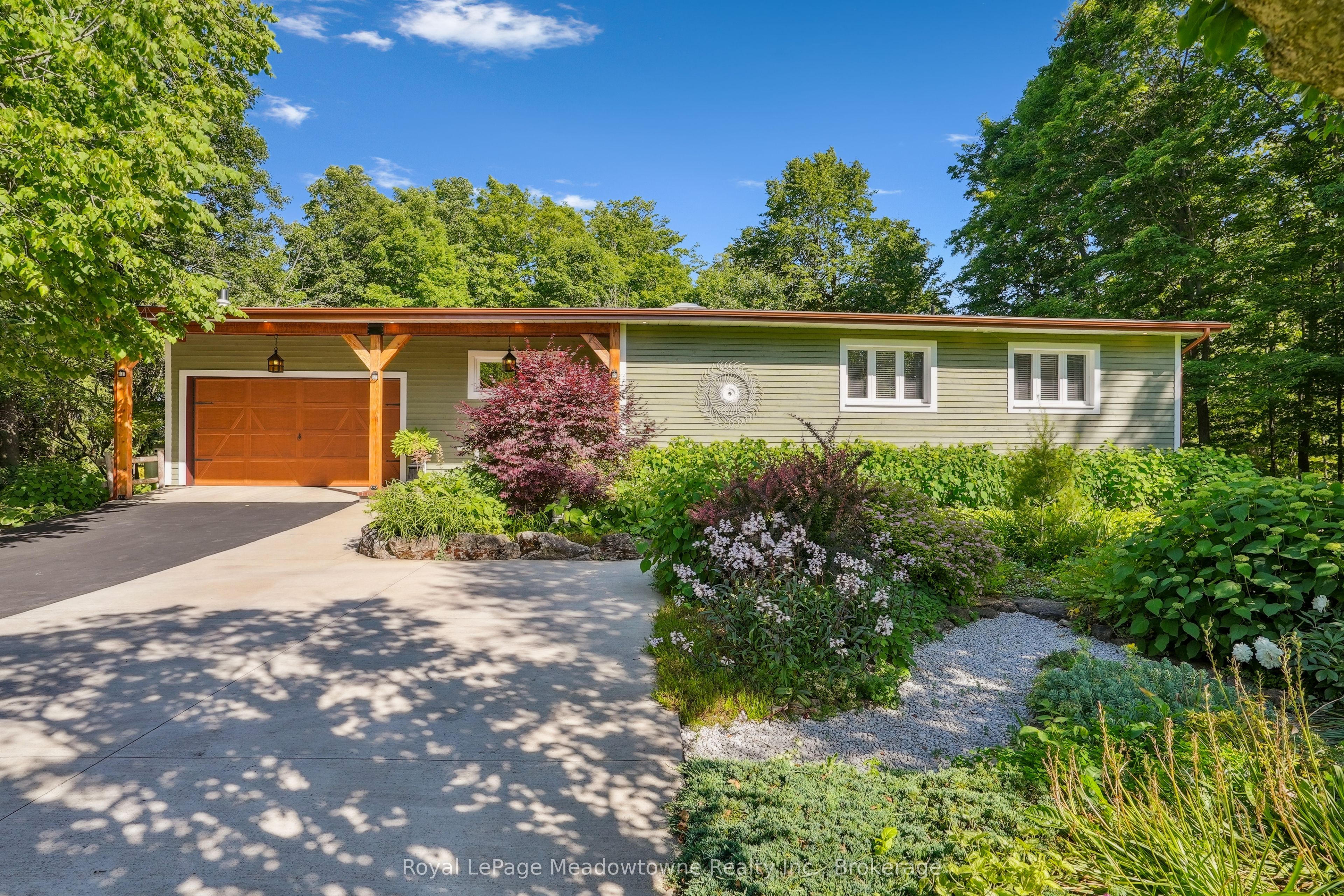 9878 15 Side Road Property Photo 3