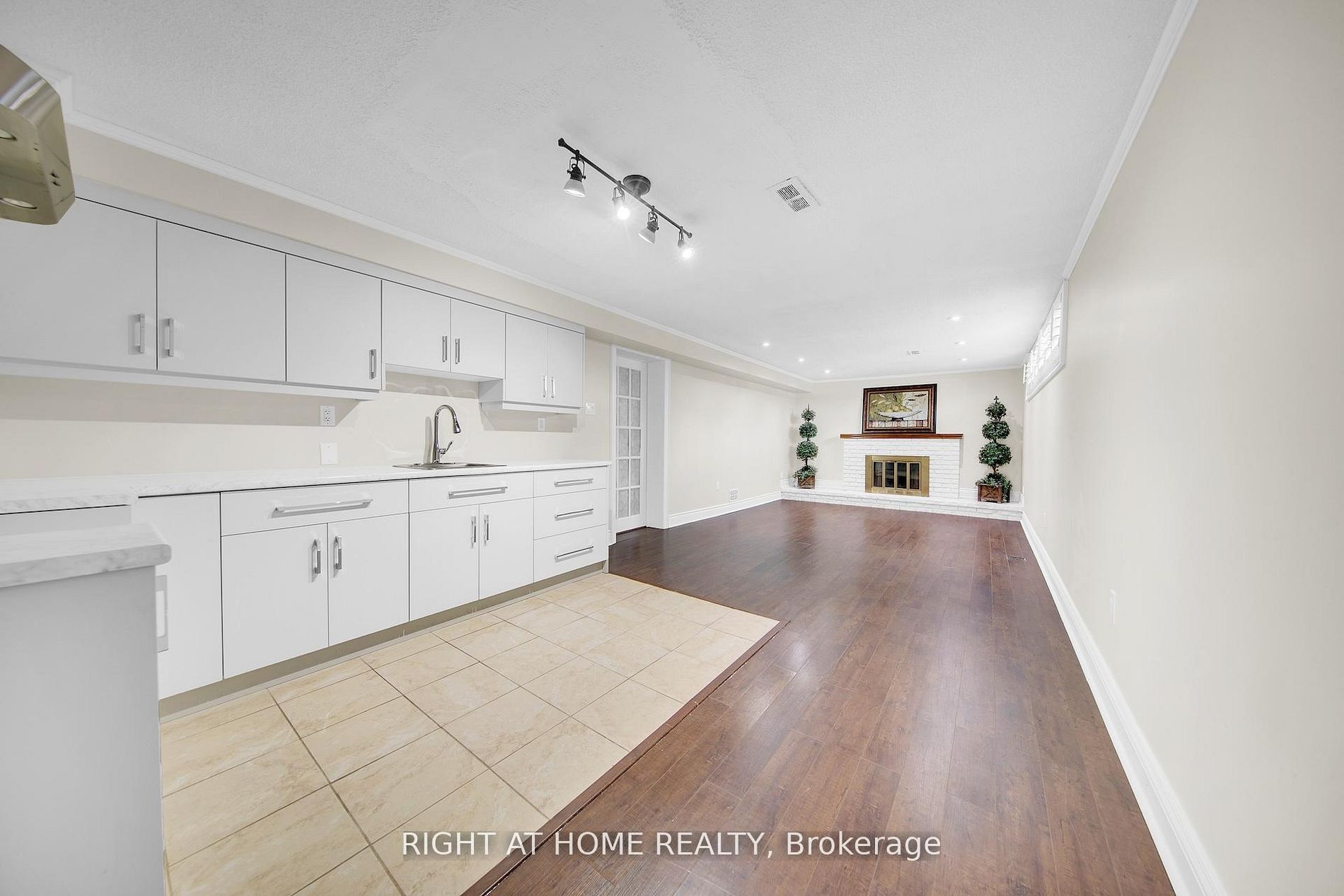 19 Wall Avenue Basement Property Photo 2