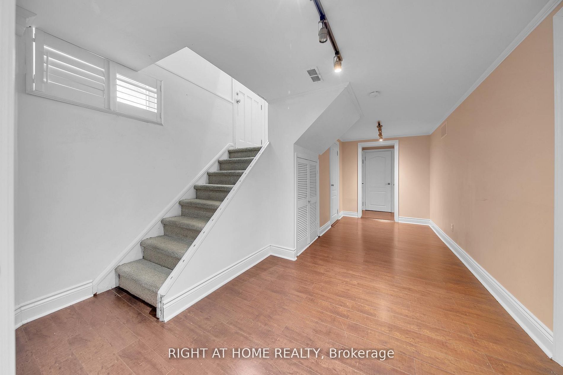 19 Wall Avenue Basement Property Photo 6