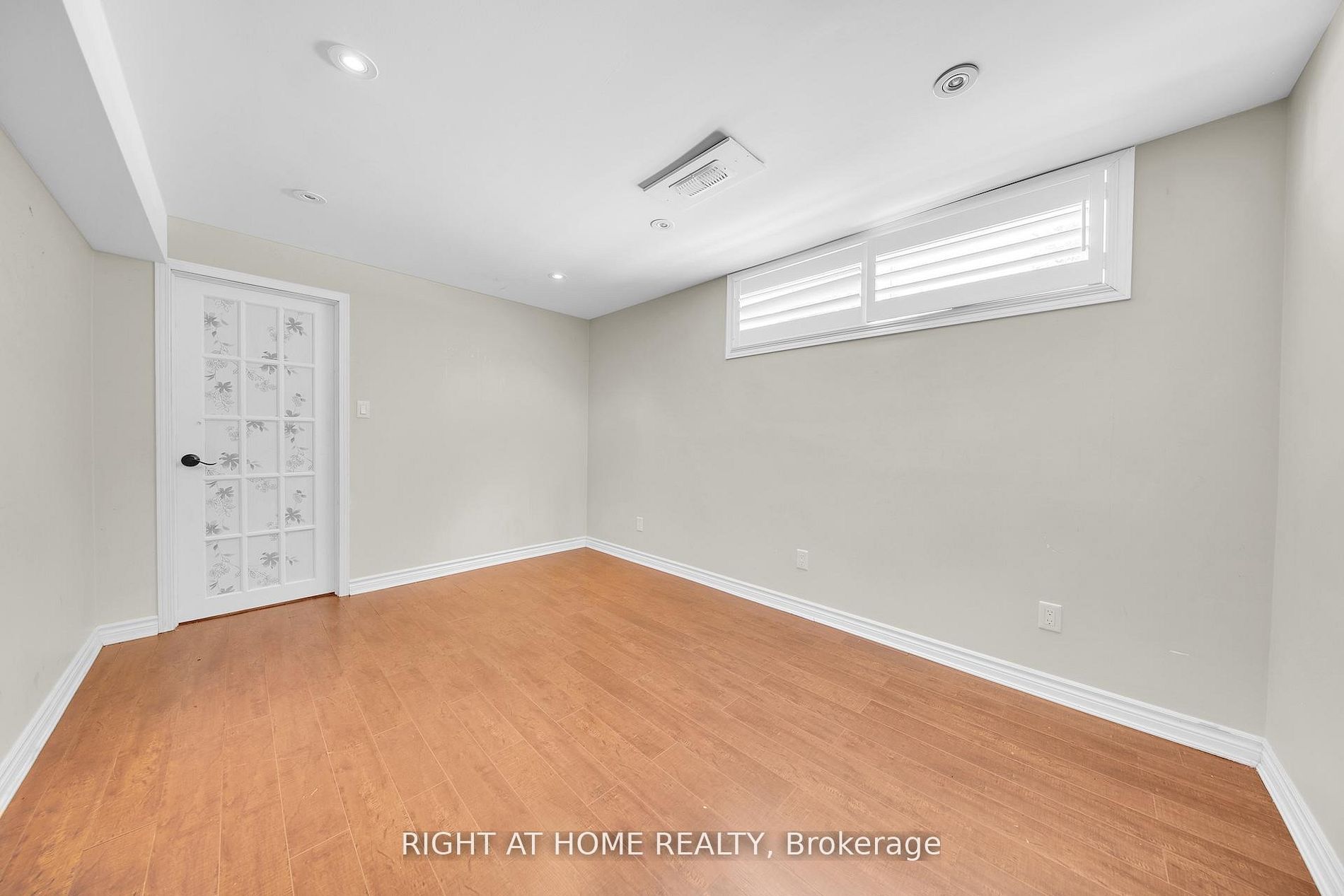 19 Wall Avenue Basement Property Photo 9